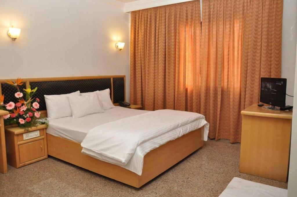 Hotelpearlinn Bangalore Bagian luar foto